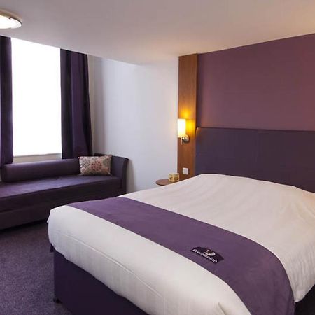 Premier Inn ทอนบริดจ์ ภายนอก รูปภาพ